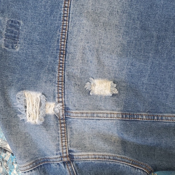 Denim Blvd Los Angeles womens distressed cropped jean jacket - Picture 10 of 12